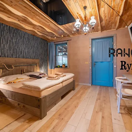 Ranch 13 - Western A Kone 호텔 Nemšová