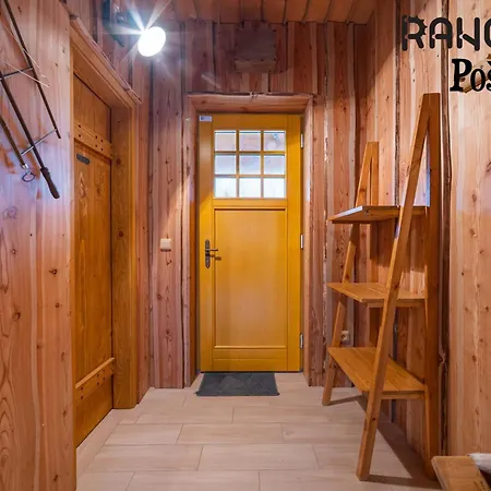 Ranch 13 - Western A Kone 호텔 Nemšová