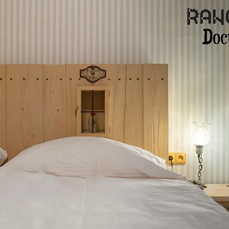 호텔 Ranch 13 - Western A Kone Nemšová