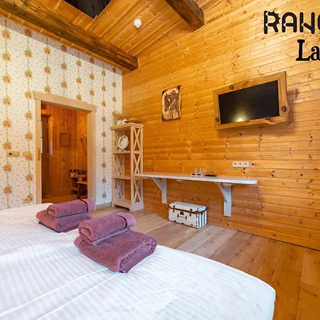 Ranch 13 - Western A Kone 酒店 3*