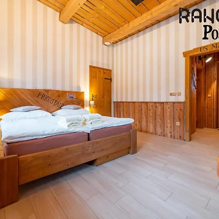 호텔 Ranch 13 - Western A Kone Nemšová