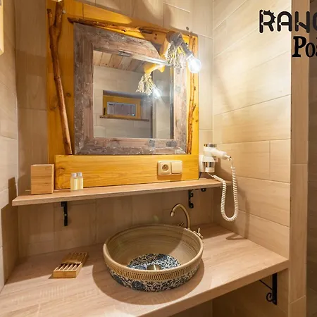Ranch 13 - Western A Kone Hotel