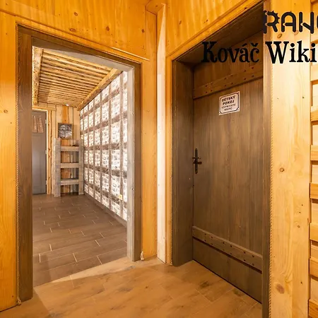 Ranch 13 - Western A Kone 호텔 Nemšová