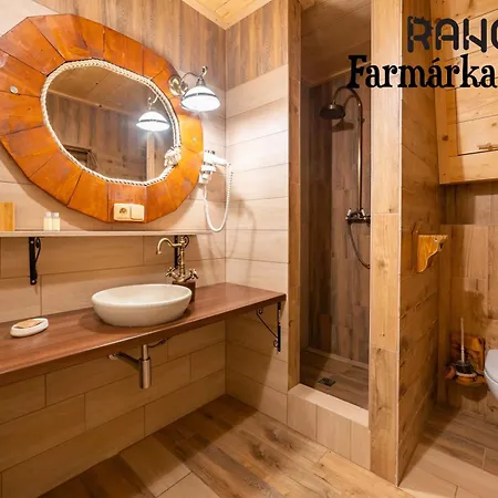 Ranch 13 - Western A Kone 호텔 Nemšová