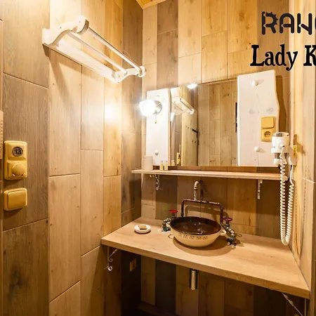 Ranch 13 - Western A Kone 호텔 Nemšová