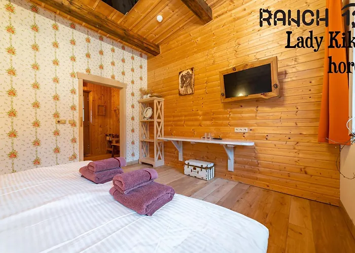 Ranch 13 - Western A Kone מלון 3*